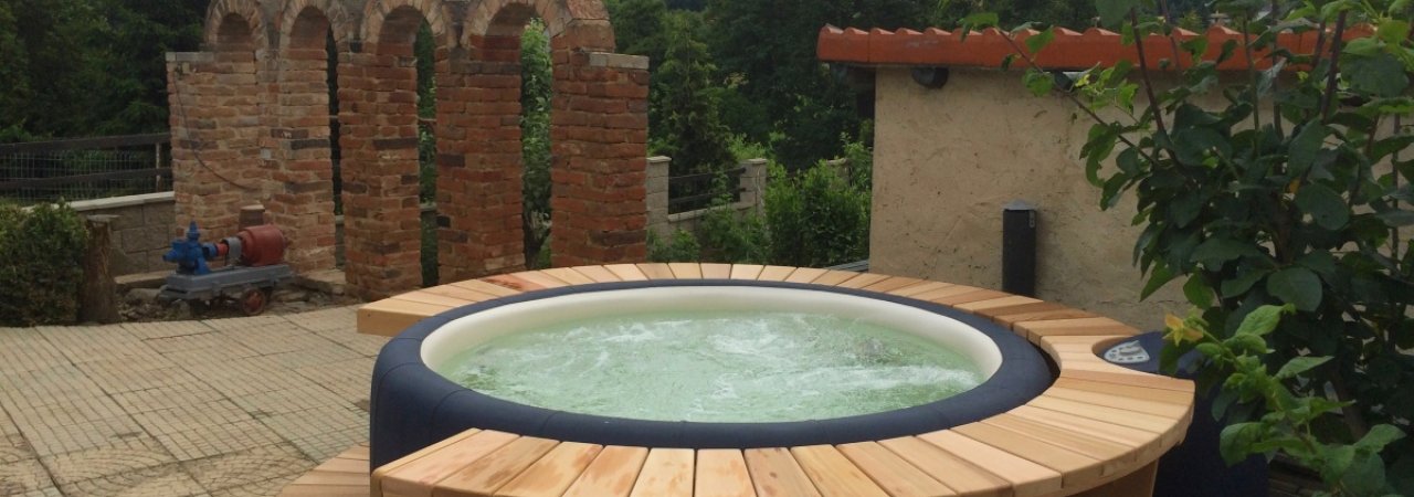 Luxusní vířivý bazén Softub 300+