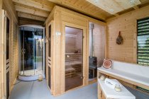 Saunu, odpočívárnu i sprchu můžete umístit do jednoho ze spousty druhů zahradního domku Cube.